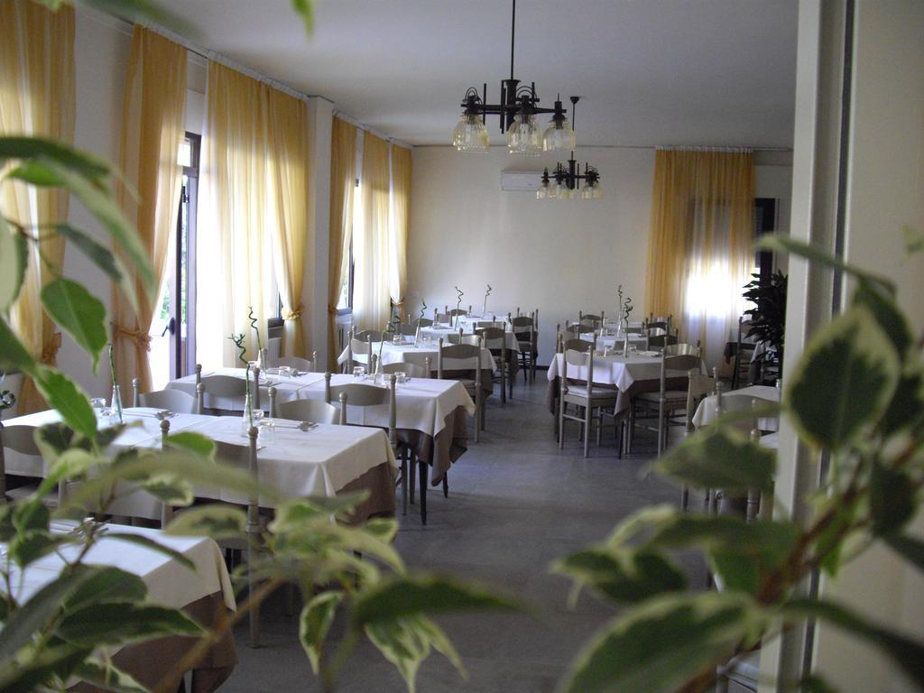 Residenza Hotel Garden توسكولانو ماديرنو المظهر الخارجي الصورة